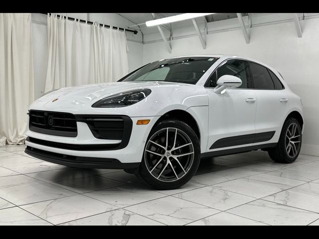 2024 Porsche Macan Base