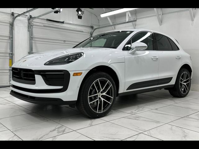 2024 Porsche Macan 