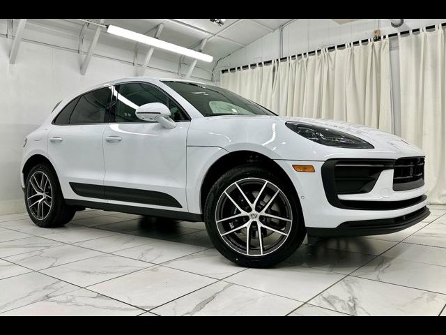 2024 Porsche Macan 