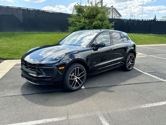 2024 Porsche Macan Base