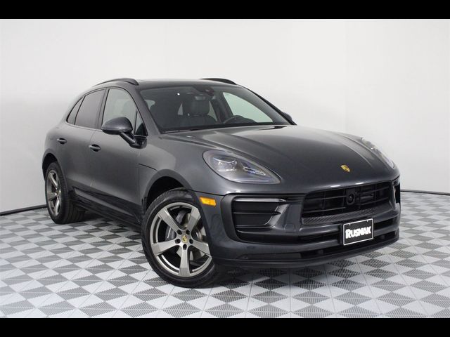 2024 Porsche Macan Base