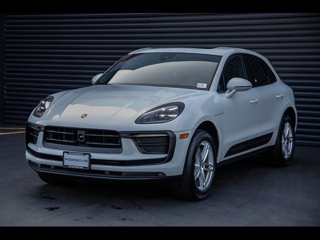 2024 Porsche Macan Base