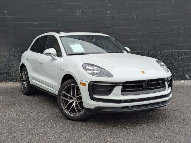 2024 Porsche Macan 