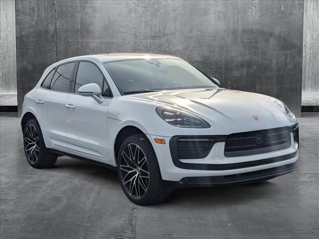 2024 Porsche Macan Base