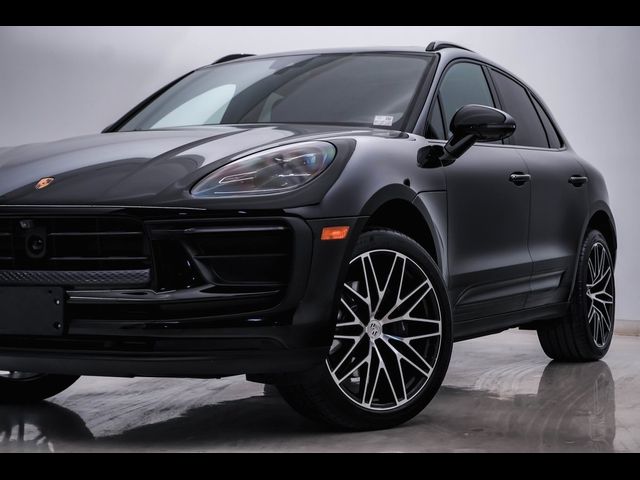 2024 Porsche Macan 