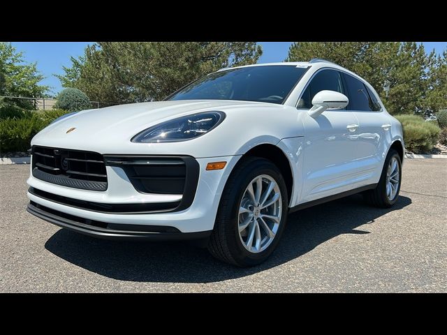 2024 Porsche Macan Base