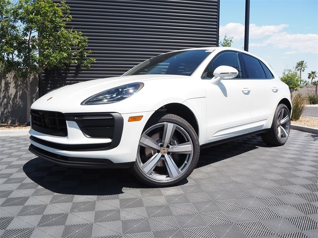 2024 Porsche Macan Base