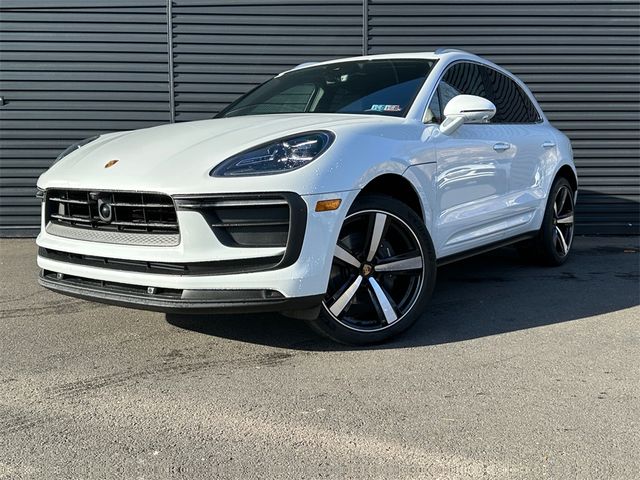 2024 Porsche Macan 