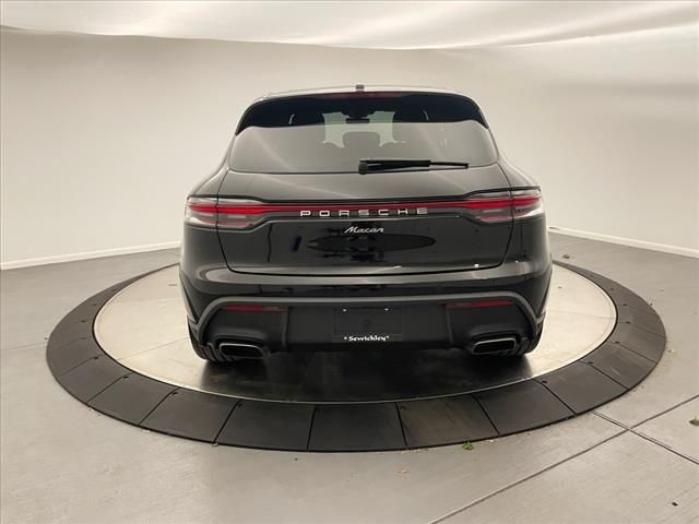 2024 Porsche Macan Base