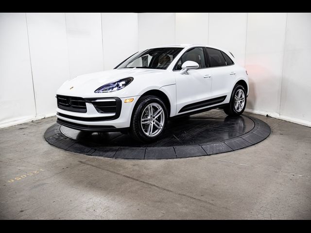 2024 Porsche Macan Base