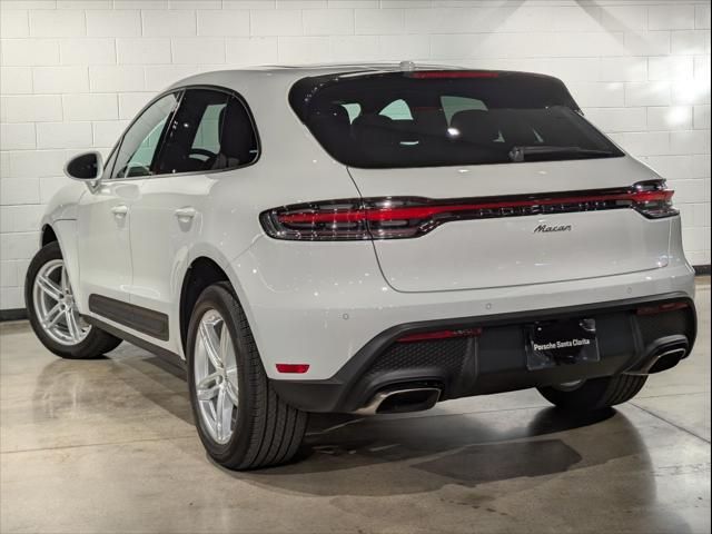 2024 Porsche Macan Base