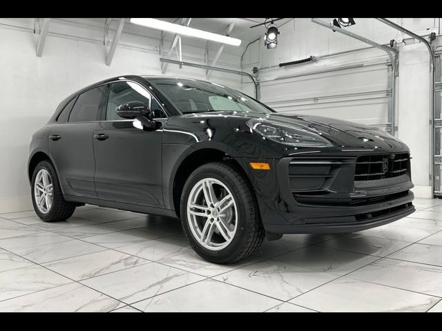 2024 Porsche Macan Base