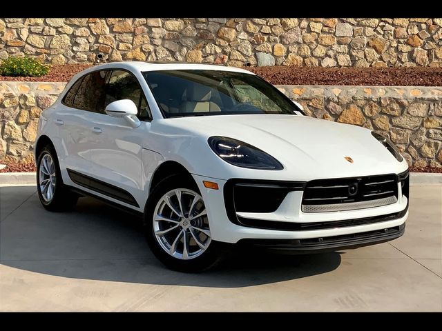 2024 Porsche Macan Base