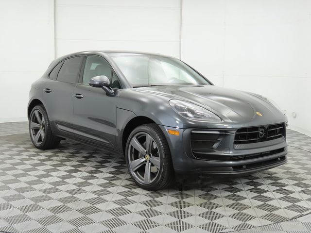 2024 Porsche Macan Base