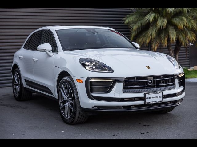 2024 Porsche Macan Base