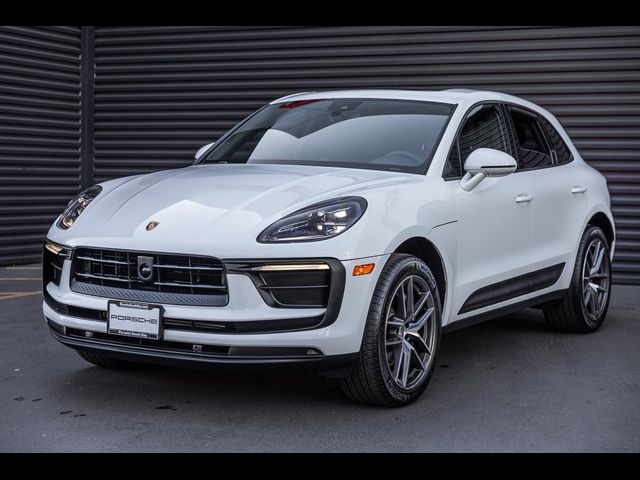 2024 Porsche Macan Base