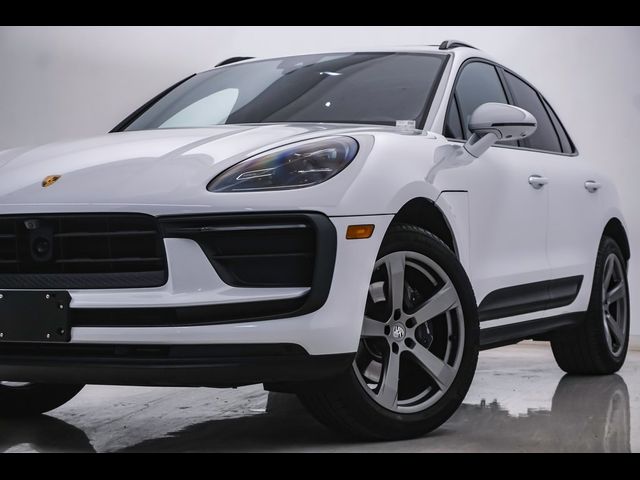 2024 Porsche Macan Base