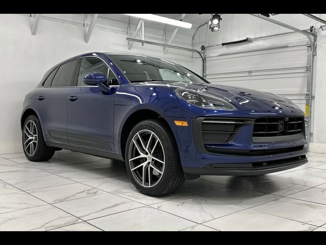 2024 Porsche Macan Base