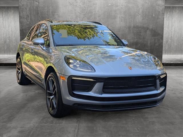 2024 Porsche Macan Base