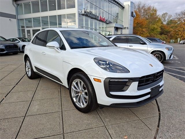 2024 Porsche Macan 