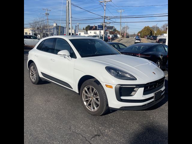 2024 Porsche Macan Base