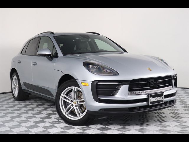 2024 Porsche Macan Base