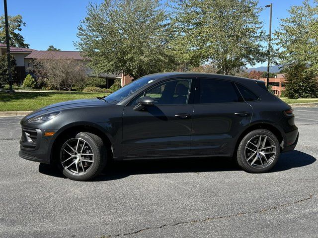 2024 Porsche Macan Base