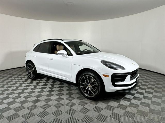 2024 Porsche Macan Base