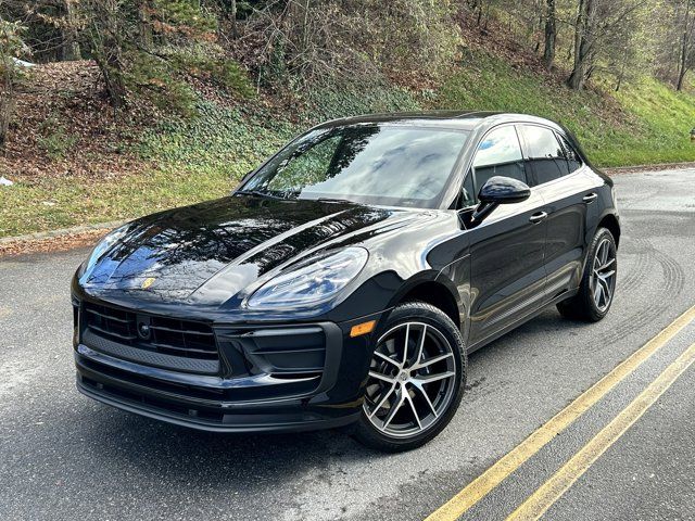 2024 Porsche Macan Base