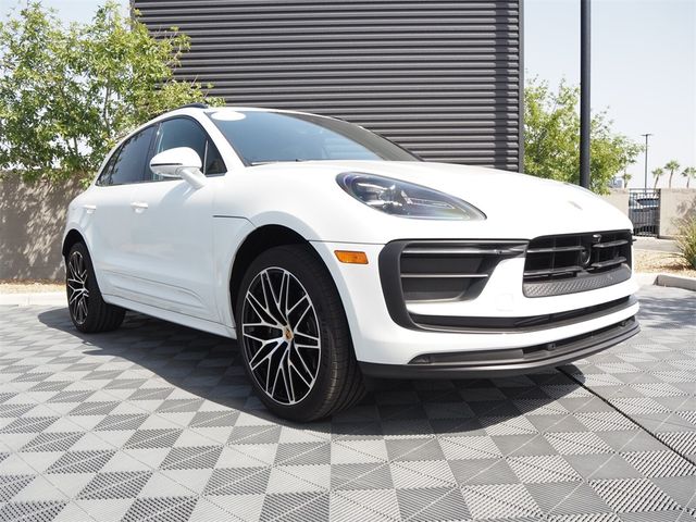 2024 Porsche Macan Base