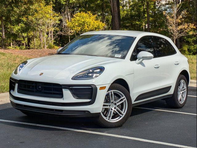 2024 Porsche Macan Base