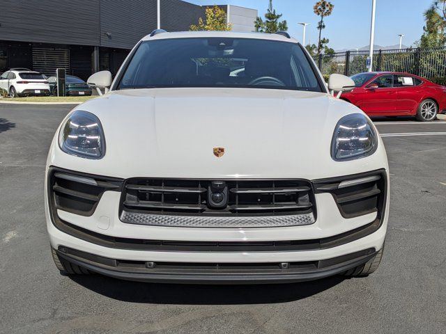 2024 Porsche Macan Base