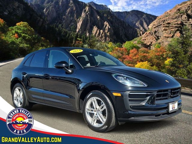 2024 Porsche Macan Base