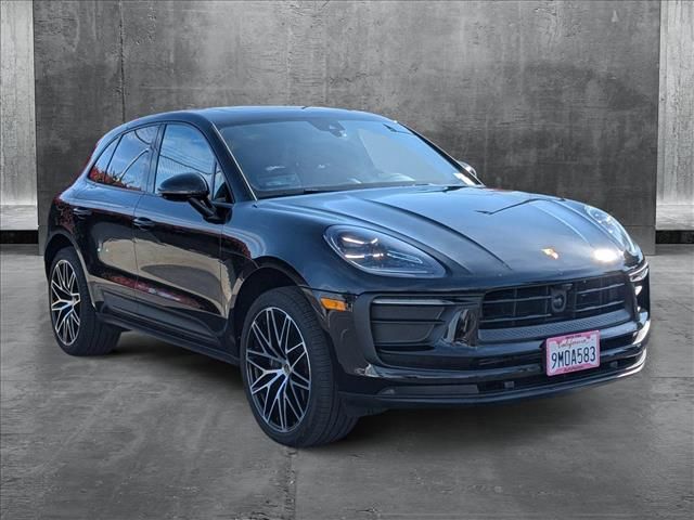 2024 Porsche Macan Base