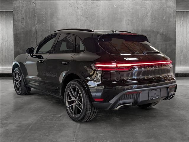 2024 Porsche Macan Base