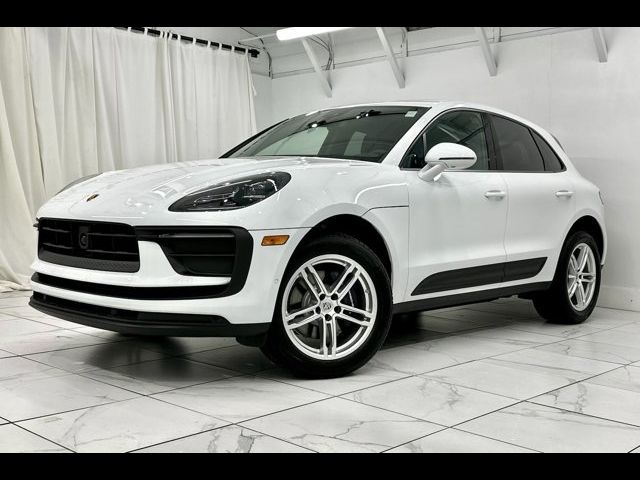 2024 Porsche Macan Base