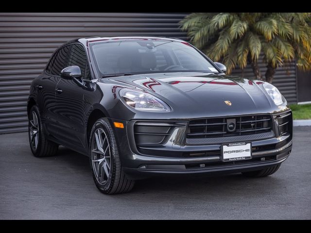 2024 Porsche Macan Base