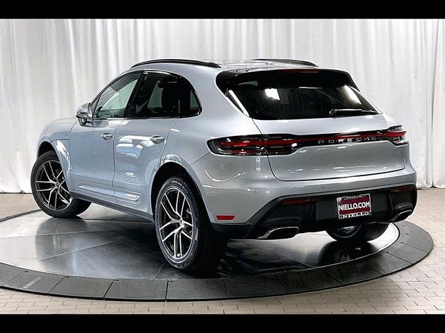 2024 Porsche Macan Base