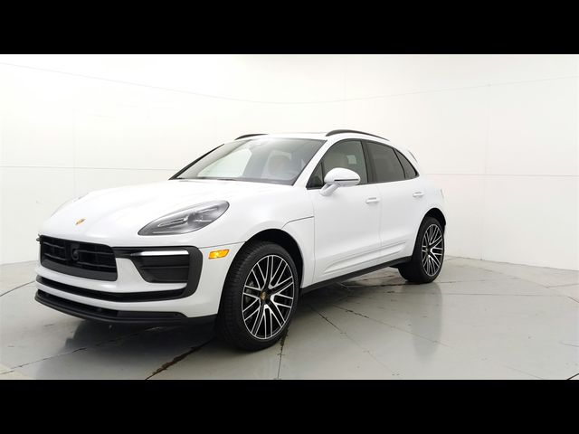 2024 Porsche Macan Base