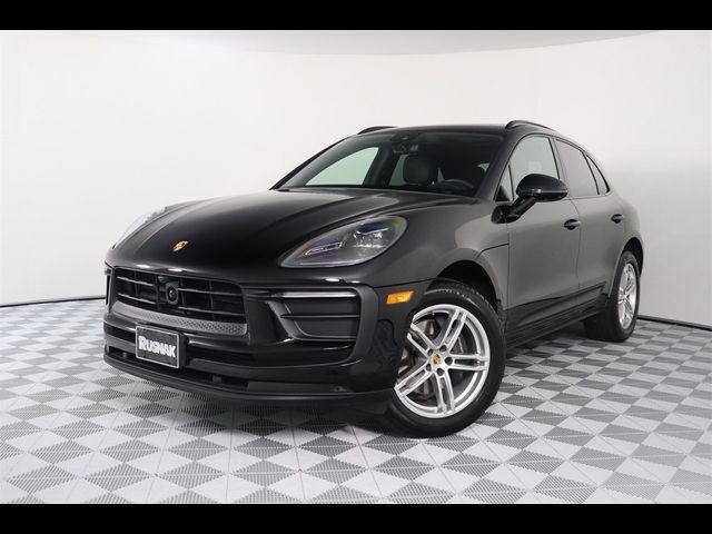 2024 Porsche Macan Base