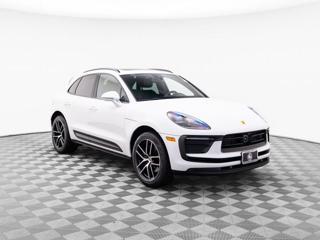 2024 Porsche Macan Base