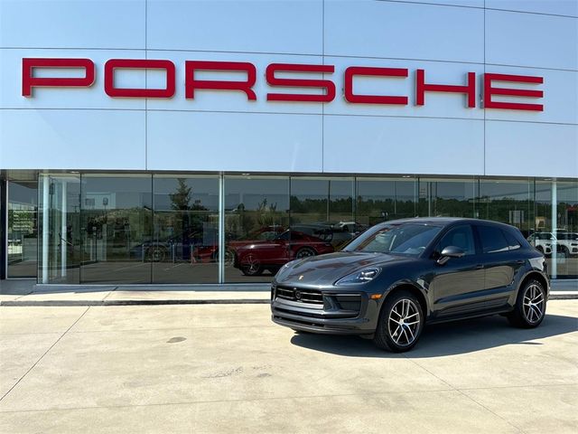 2024 Porsche Macan Base