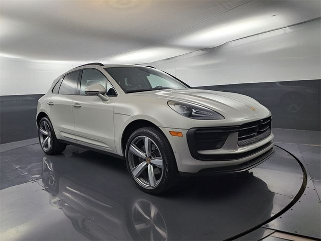 2024 Porsche Macan Base