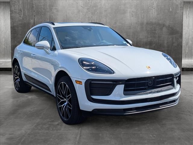 2024 Porsche Macan Base