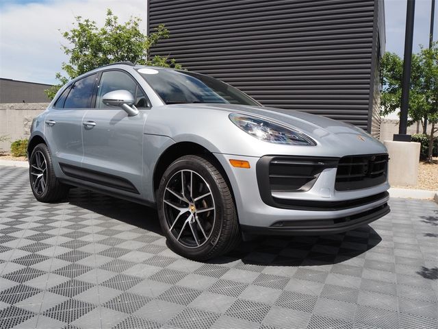 2024 Porsche Macan Base