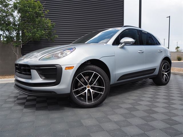 2024 Porsche Macan Base