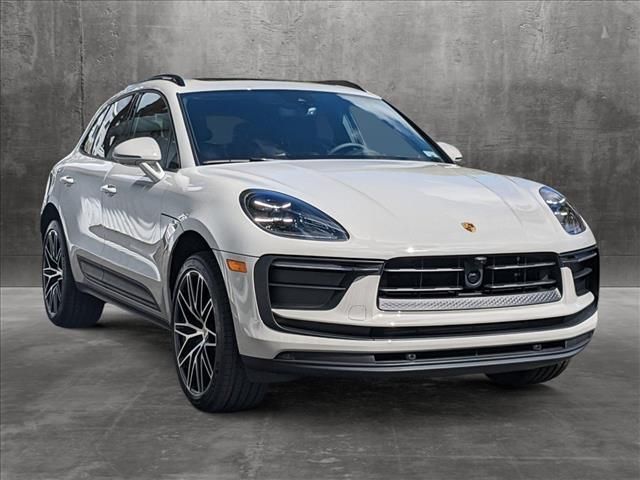 2024 Porsche Macan Base