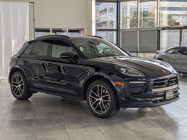 2024 Porsche Macan Base