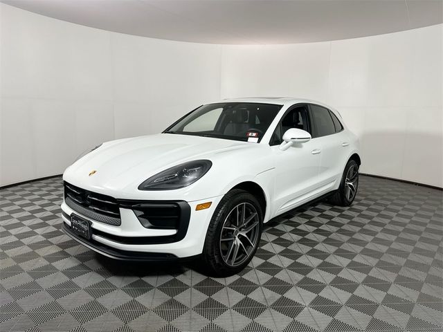 2024 Porsche Macan Base