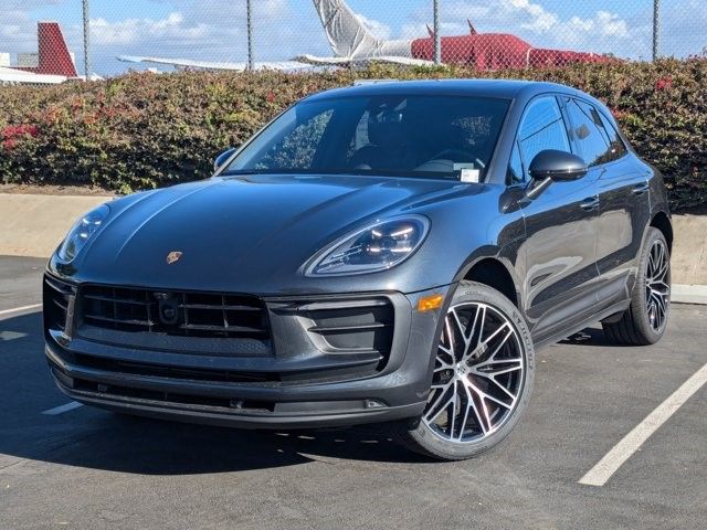 2024 Porsche Macan Base